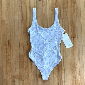 Lululemon Arise bodysuit